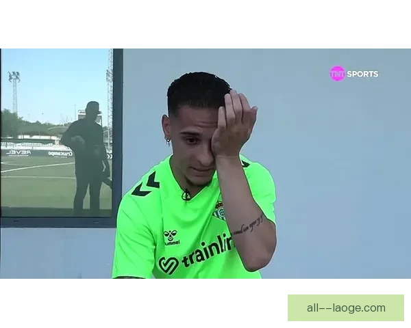 安东尼在曼联依然未能兑现高昂转会费的期望表现